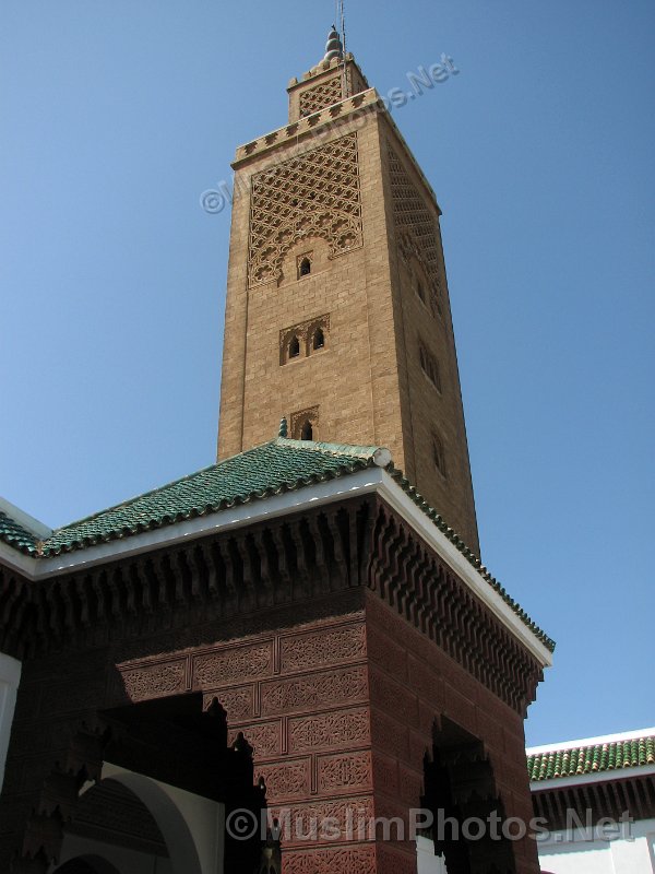 The minaret of the Sunna Mosque